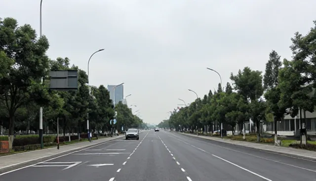 技术选型与维护中的限制条件分析及建议